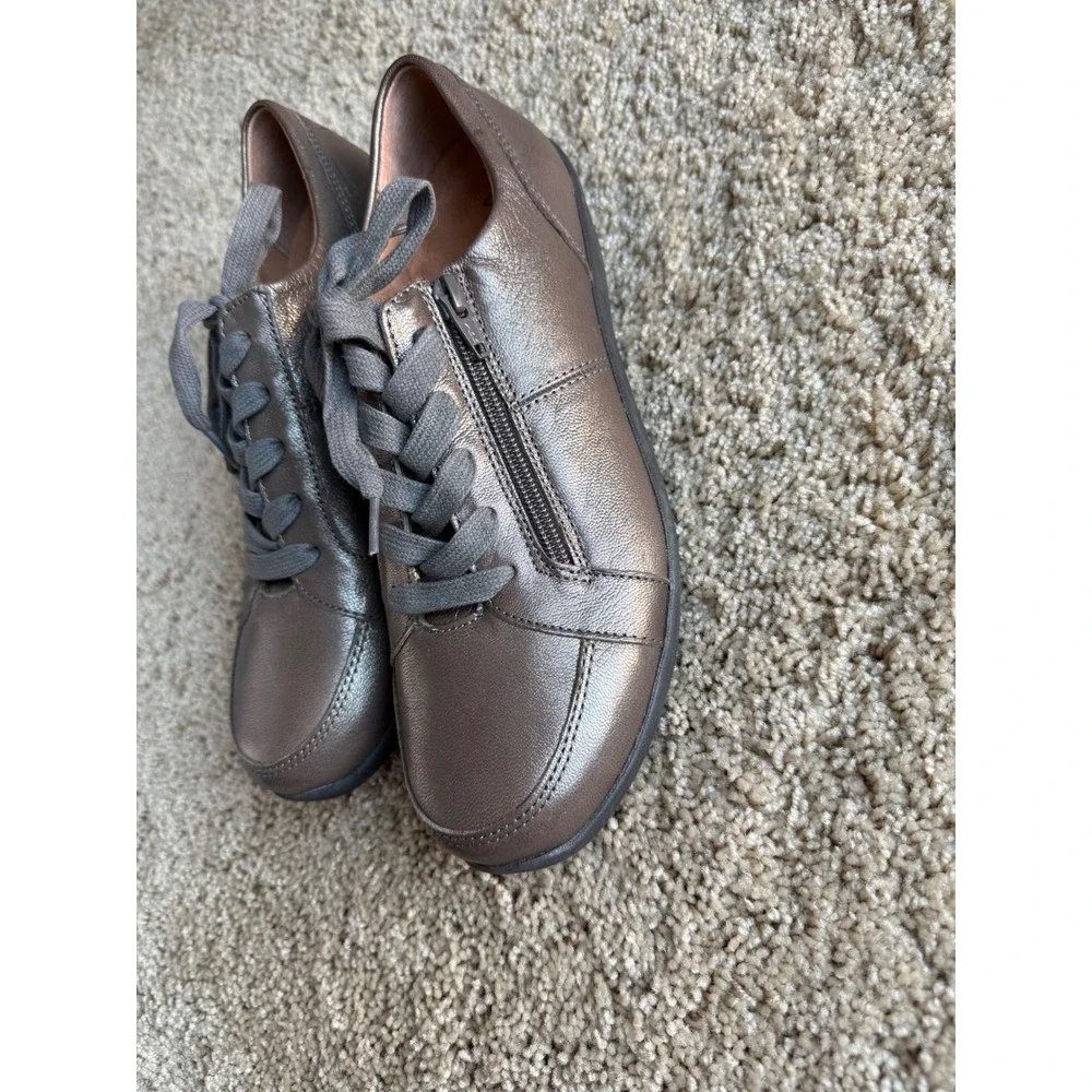 NWOT Vionic Abigail Metallic Pewter Leather Side Zip Lace Up Sneakers Womens‎ 9